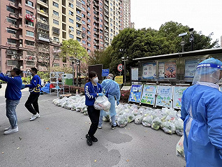 上海部分商超恢复运转，加大派送保供商品 | 上海战疫