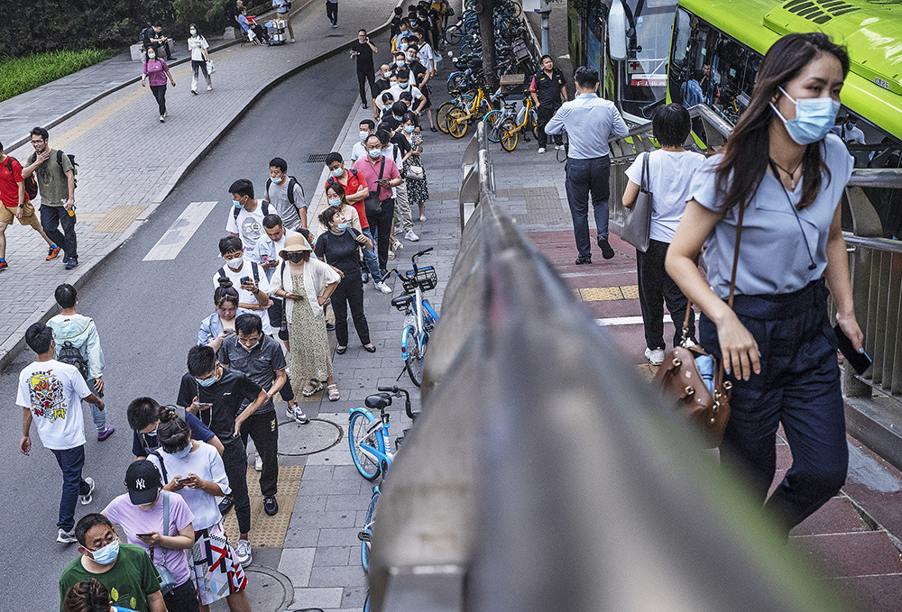 【图集】通勤路漫漫：44城市超1400万人每日通勤超1小时，北京为极端通勤人口最多城市
