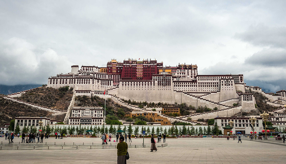 西藏突发疫情：游客被迫提前返程，有人滞留在静默区