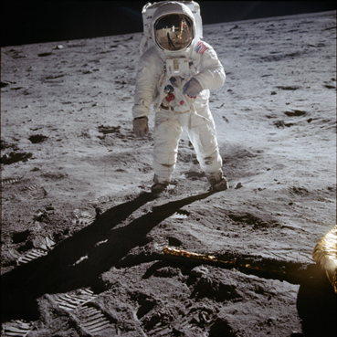 53年前，哈苏相机经受住了太空的考验