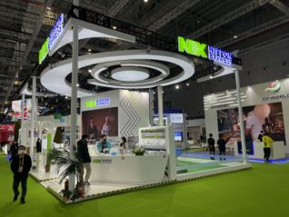 NX集團聯手極智嘉，帶來機器人智能倉黑科技“員工”| 進博會未來范兒