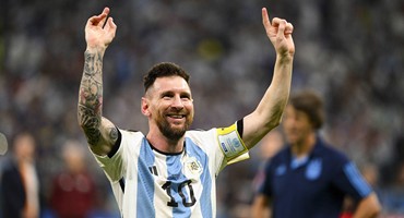 “最后一舞”梅西愈战愈勇，五战世界杯率阿根廷再入四强
