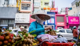 月薪7万，中国公司“养肥”越南网红