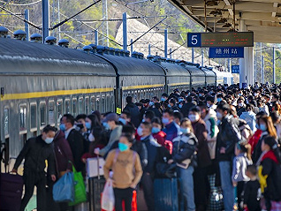 直通部委 | 春运铁路等已发送旅客8.92亿人次 春节期间农村疫情没有出现上升情况