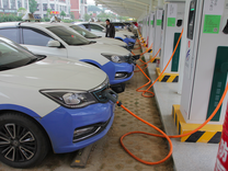 国常会：加快建设充电基础设施，支持新能源汽车下乡