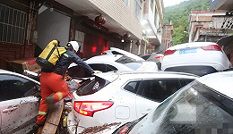 云南彝良暴雨引发山洪致3死1失联，消防紧急转移356名学生