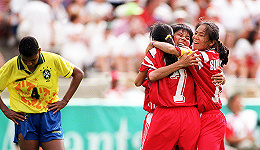 【图集】“铿锵玫瑰”出征！女足世界杯倒计时，回顾中国女足精彩瞬间