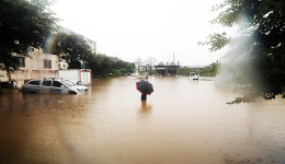 【图集】韩国暴雨死亡人数升至40人，救援持续进行中