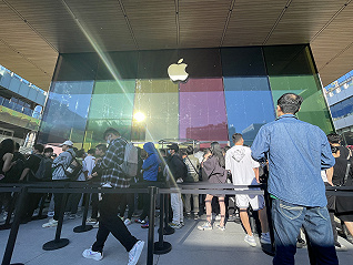 iPhone 15正式發售首日門店依然排長隊，蘋果在中國將開一家新店