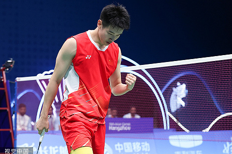 亚运羽毛球团体决赛中国男团惊天逆转夺金，女团摘得银牌