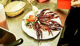 【图集】从入侵物种到餐桌美食：小龙虾在欧洲