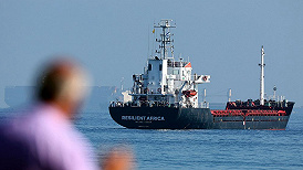 打破封锁？超百艘货船安全通过乌克兰独立开辟的黑海通道