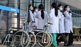 医生手术前喝酒、集体罢工：韩国医疗体系为什么这么乱？