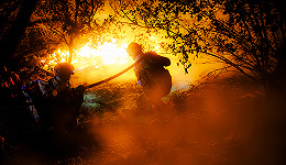 【图集】“打灭山火就像一场战役”：消防员在四川雅江的十个日夜