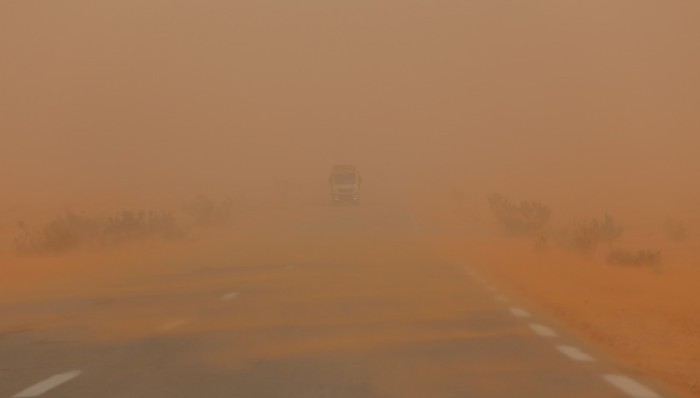 今春首次跨境传输型沙尘天气来袭，京津冀等11省份现扬沙或浮尘天气