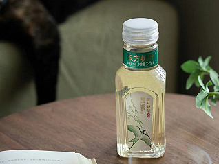 東方樹葉的龍井新茶賣爆說明無糖茶賽道更細分了