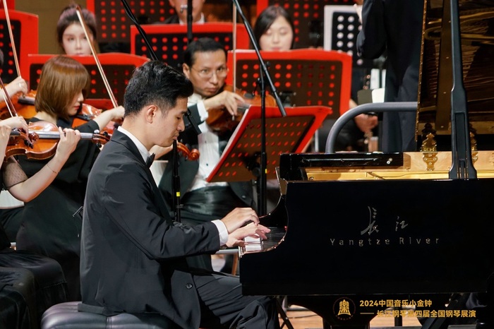 中国音乐小金钟钢琴演奏新星演奏（2）.jpg