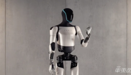 马斯克又跳票了，特斯拉人形机器人被推迟，或2026年量产