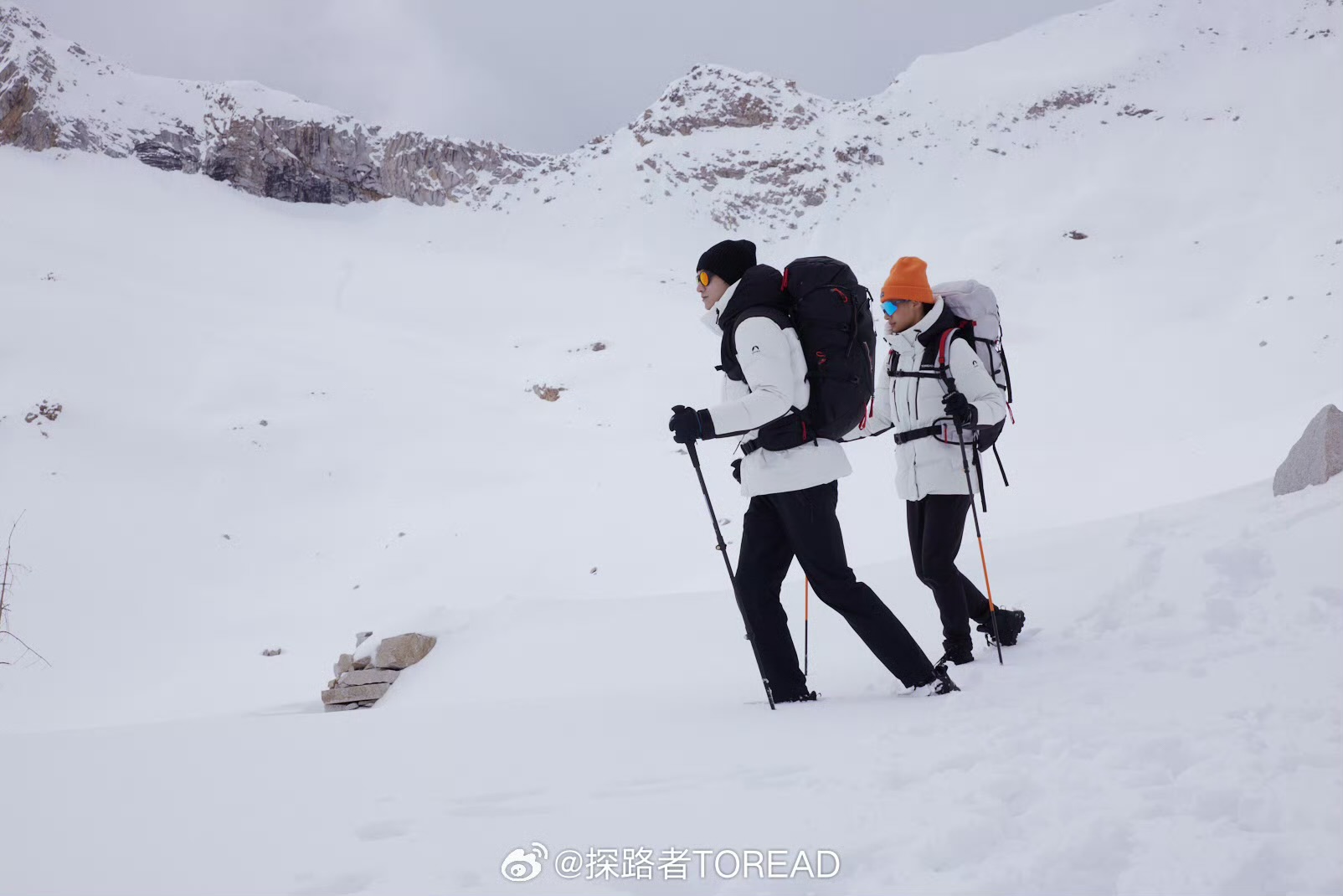 探路者的新产品主打“登山不全靠自己爬”