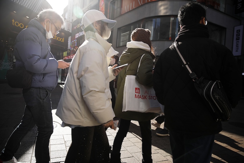 韩国央行暗示将暂停降息，今年1.8%的经济增长率或不保|界面新闻 · 天下