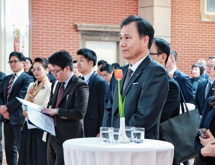https://img2.jiemian.com/101/original/20250210/import_1739170731468420170012_a700xH.jpg