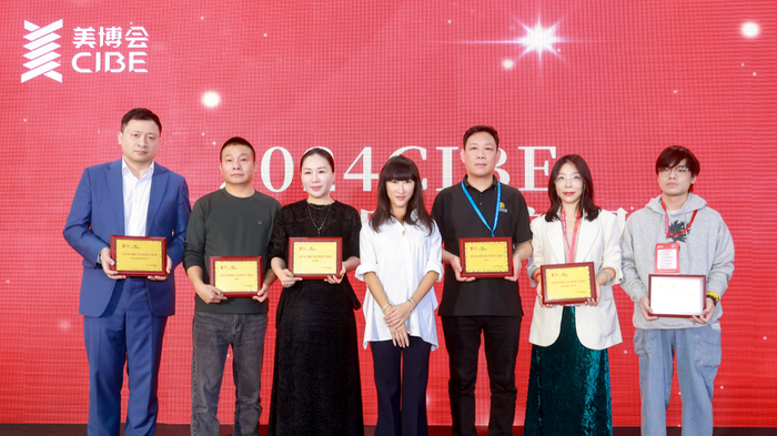 https://img2.jiemian.com/101/original/20250313/import_17418298345101201700113_a700xH.png