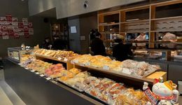 千平大店，面包4元起，低價(jià)烘焙瘋狂擴(kuò)軍