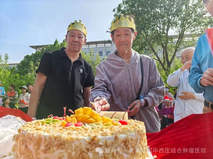 游戏向左向右看.jpg