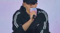 黄子韬卫生巾发售一夜销量超126万，已断货，发布会称其希望做真正的企业家