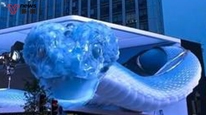 成都春熙路“巨蛇”撲出，已有人投訴3D廣告嚇人，商場(chǎng)表示考慮進(jìn)行調(diào)整