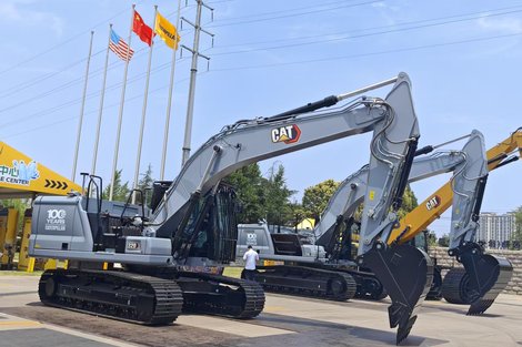 用太阳能造挖掘机，实探卡特彼勒在华首个制造基地 | 碳访