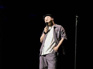 哈哈曹：我現在拼命巡演，就是怕脫口秀行業沒有未來 | 進擊的脫口秀演員⑥