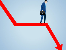 不良率高达34%、净息差为负，这家银行评级三连降