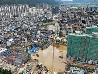 贵州榕江面临洪峰再袭:全员紧急撤离,直击生死时速,保护家园迫在眉睫!