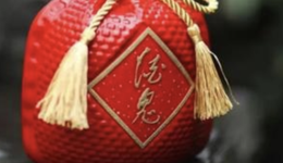 一瓶200元，黄牛涌入胖东来抢酒