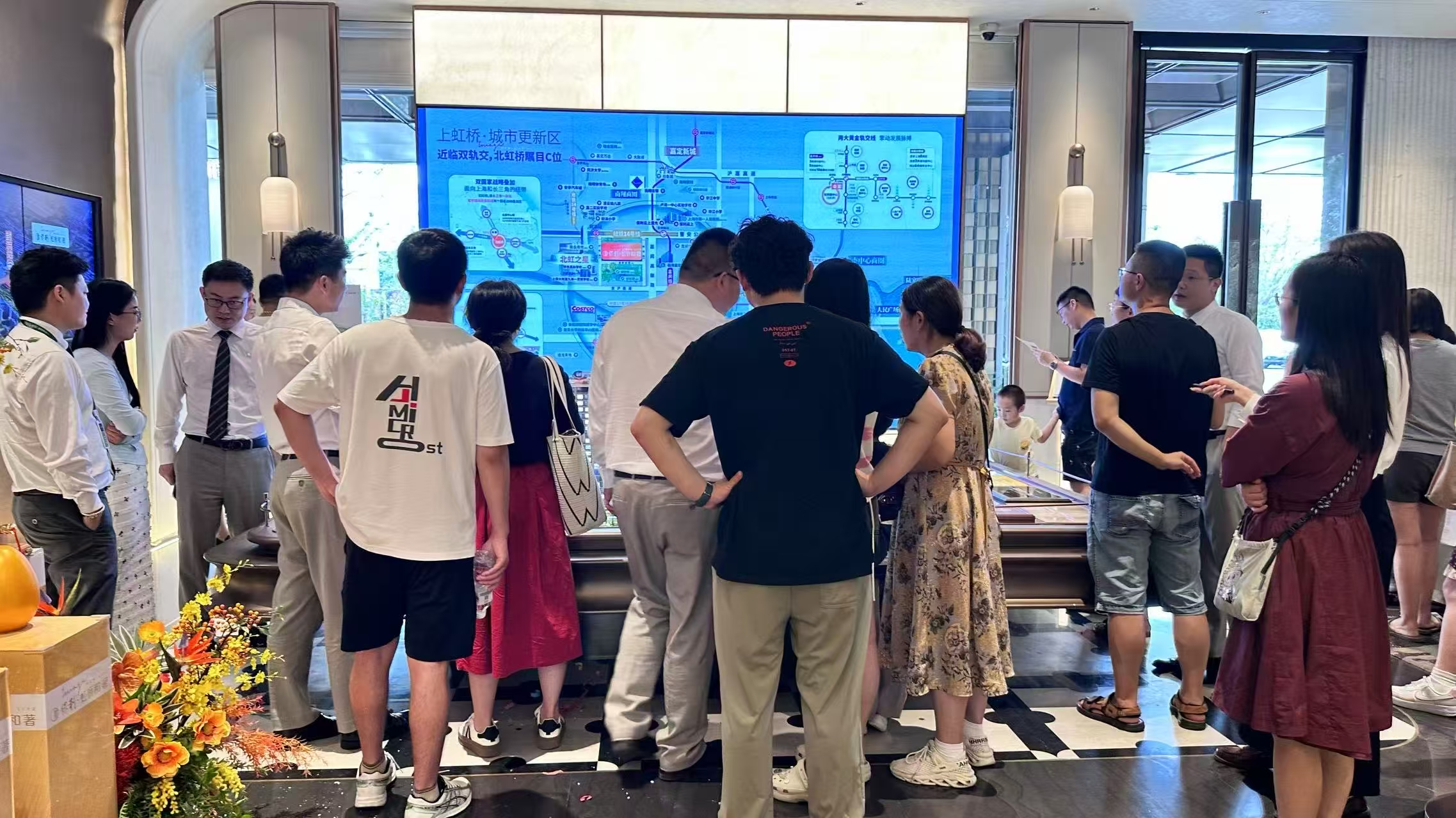 楼市“沪六条”落地首周:外环多个项目开盘火爆,内环豪宅蓄势“金九”