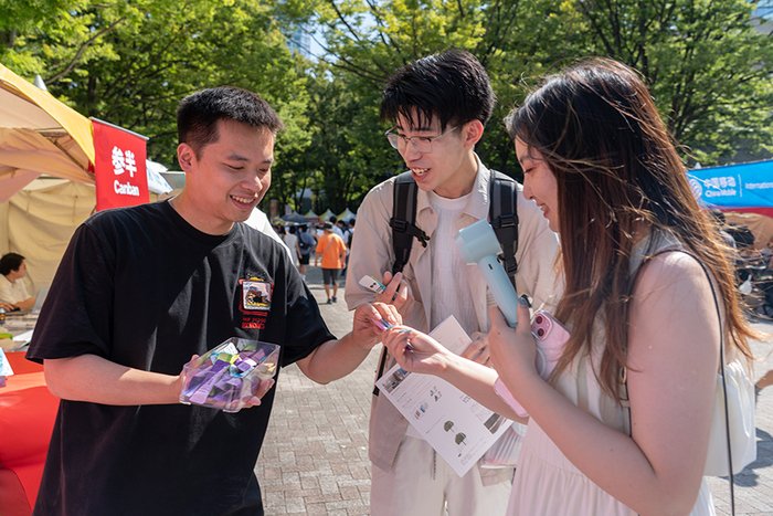 https://img2.jiemian.com/101/original/20250907/import_1757231540784820170011_a700xH.jpg