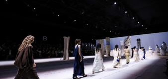 当海浪遇山影，裂痕生新声｜2026春夏上海时装周