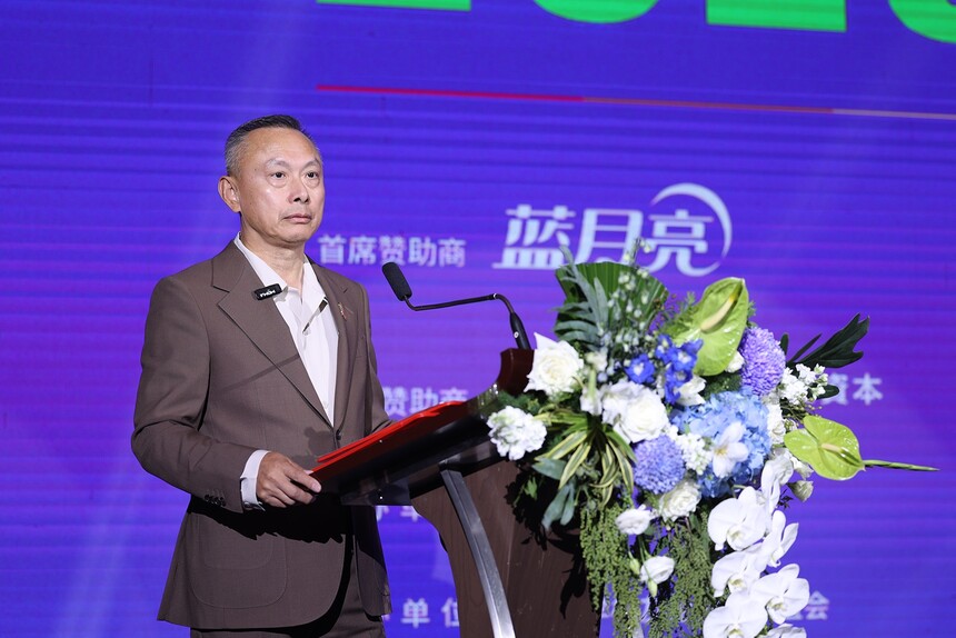 1761272702856743.jpg 8 湖北省楚商联合会秘书长、武汉大学校友企业家联谊会秘书长蹇宏开幕致辞.jpg