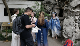 入境人数增多叠加退税流程优化，前9个月办理离境退税境外旅客人数增长超两倍