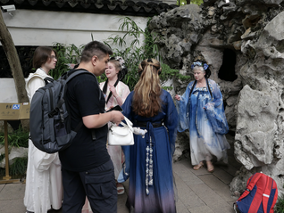 入境人数增多叠加退税流程优化，前9个月办理离境退税境外旅客人数增长超两倍