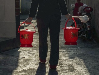 啃下最后6493户“硬骨头”，上海告别“拎马桶”时代