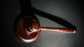 地方新闻精选 | 山东邹城多人入室抢婴儿案二审宣判 杭州一精装楼盘现“饮料瓶墙”