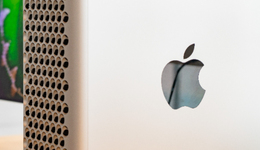 身家1100亿，“玻璃女王”冲向AI硬件