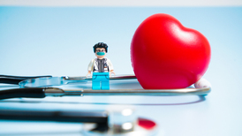 直通部委|医务人员互联网健康科普负面清单发布 前10月货物贸易进出口同比增长3.6%