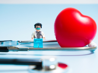 直通部委｜医务人员互联网健康科普负面清单发布 前10月货物贸易进出口同比增长3.6%