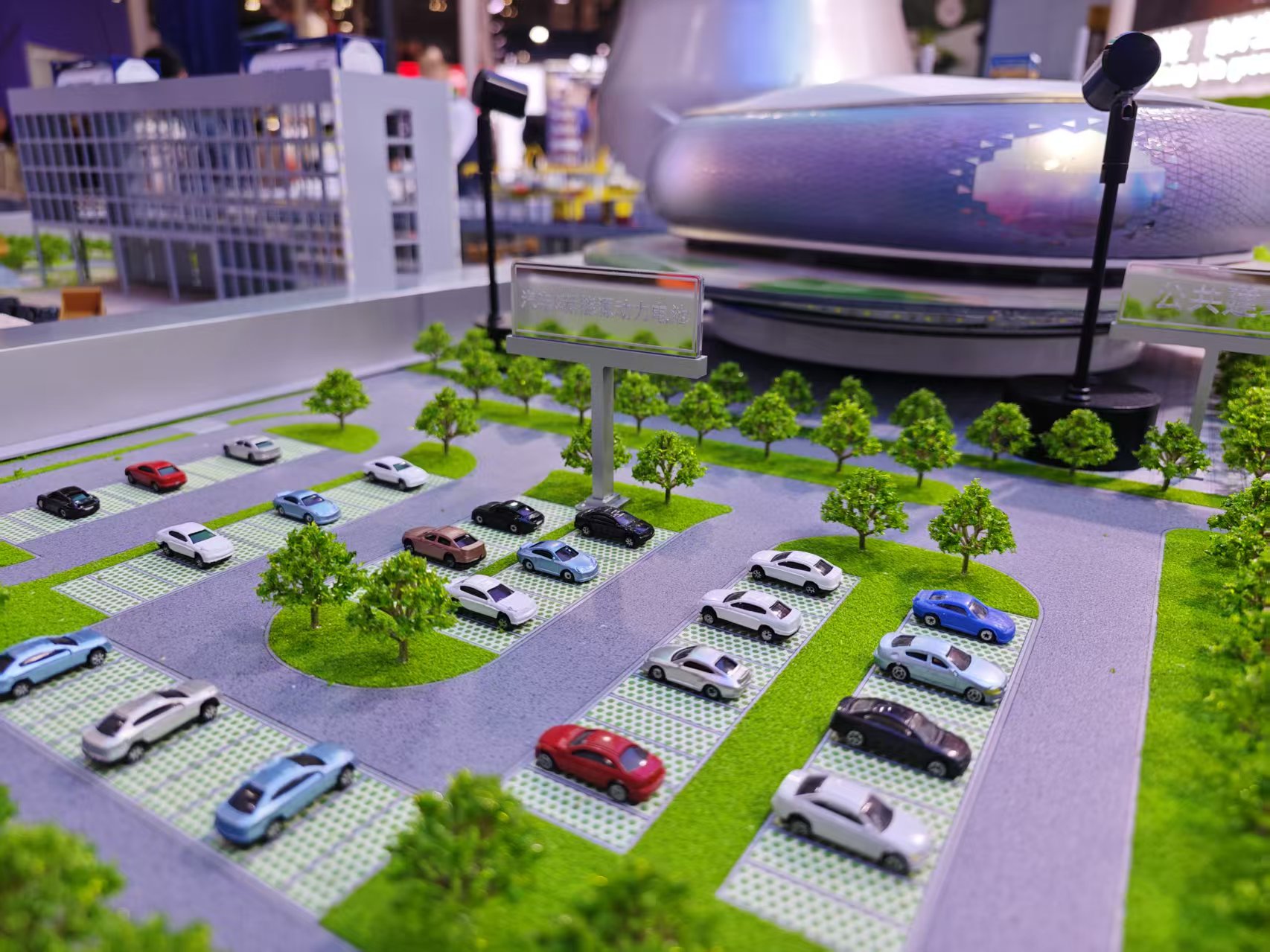 从新能源汽车、储能到半导体封装,进博会成海外新材料巨头创新试验场 | 共享大市场