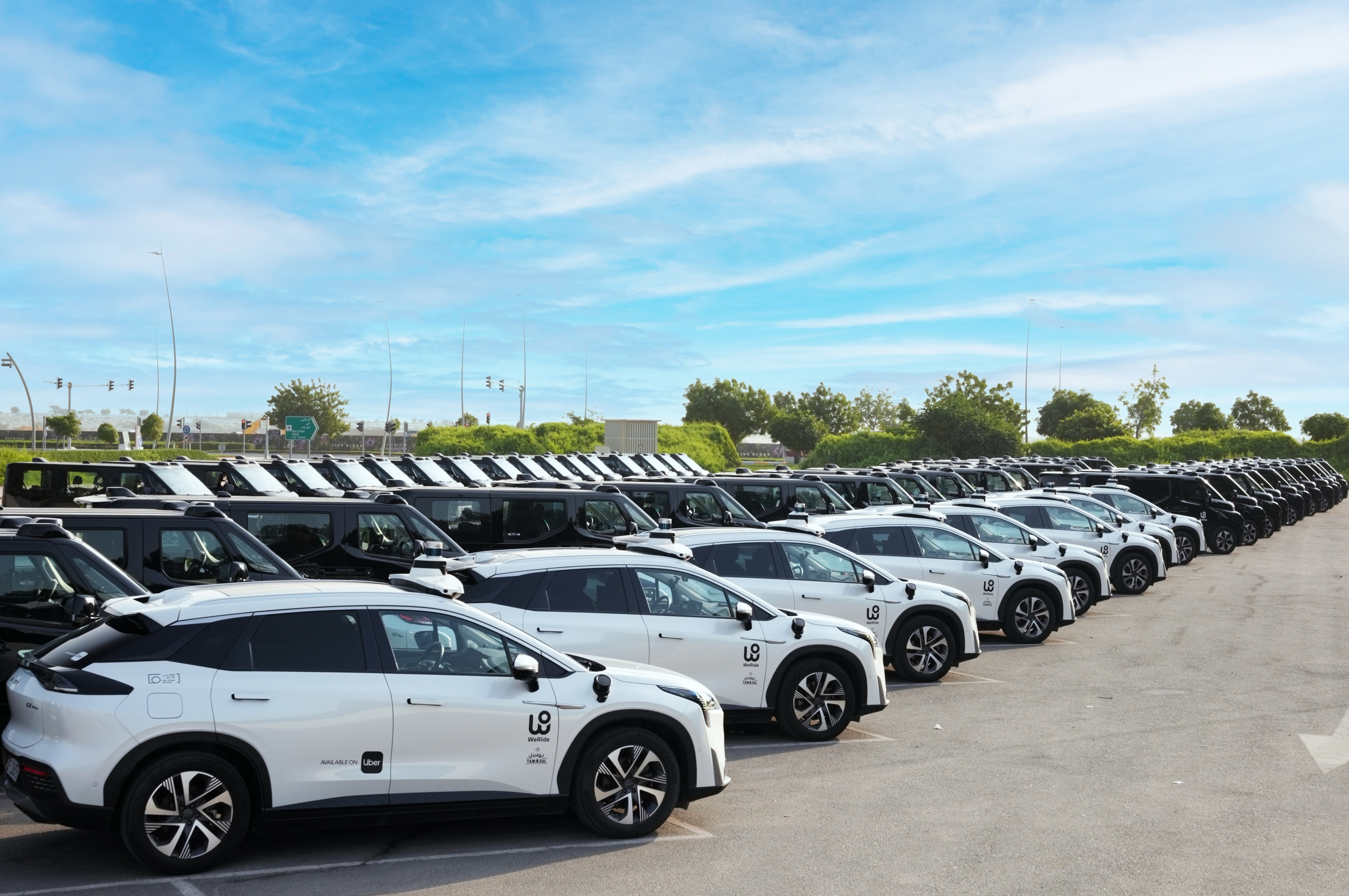 广州文远知行将开启海外首个城市级全域Robotaxi收费运营