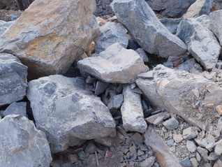 四川马尔康通报红旗桥发生垮塌：山体变形加剧滑塌造成，无人员伤亡