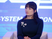 宗馥莉缺席娃哈哈经销商大会，总经理许思敏称公司“站稳了近10年业绩巅峰”